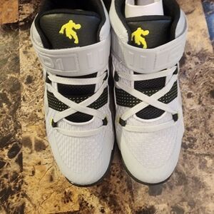 NWT AND 1 SNEAKERS BOYS SIZE 4